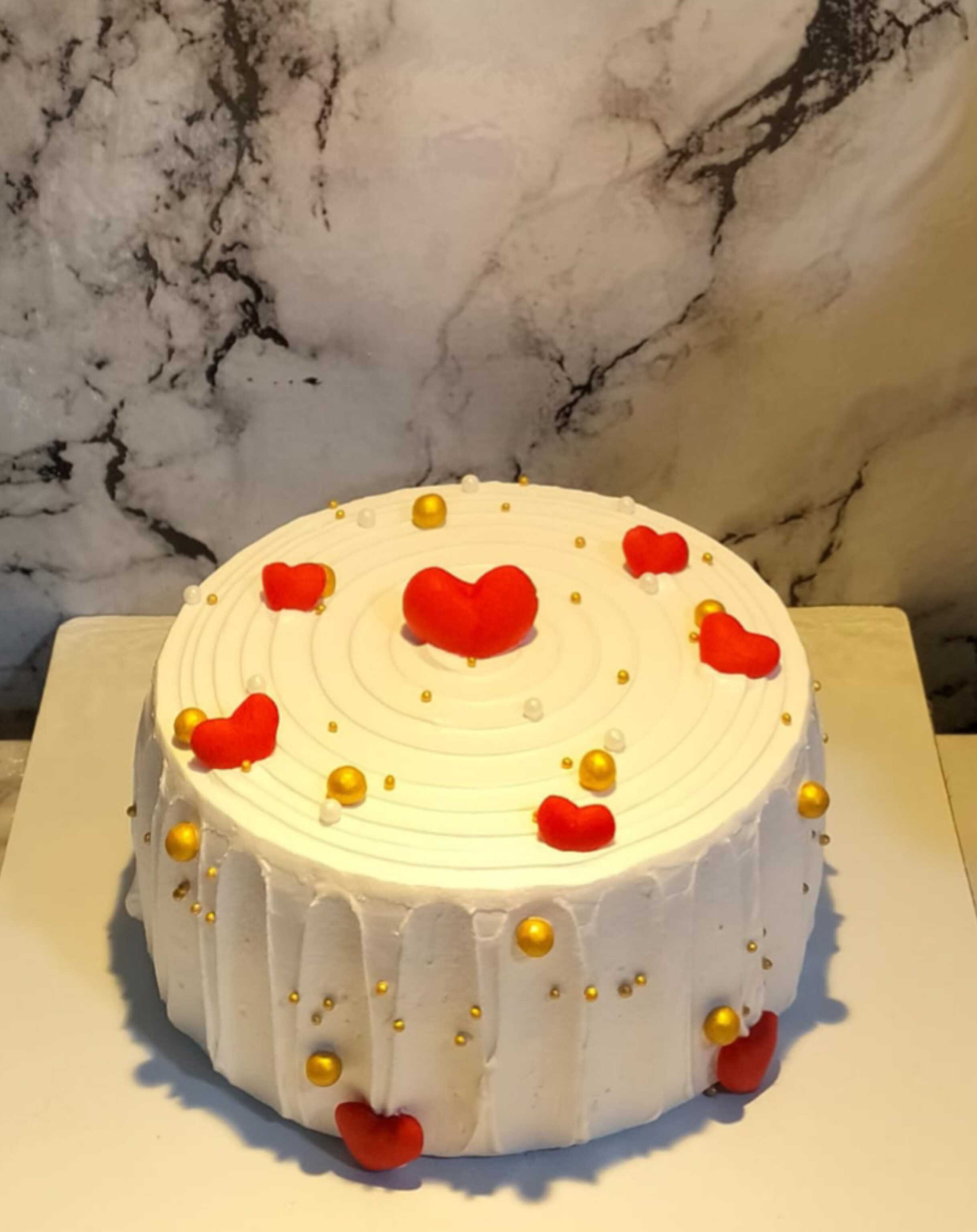 Premium RED N White Velvet Cake